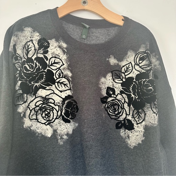 Brand New Sweatshirt - Picture 2 of 3